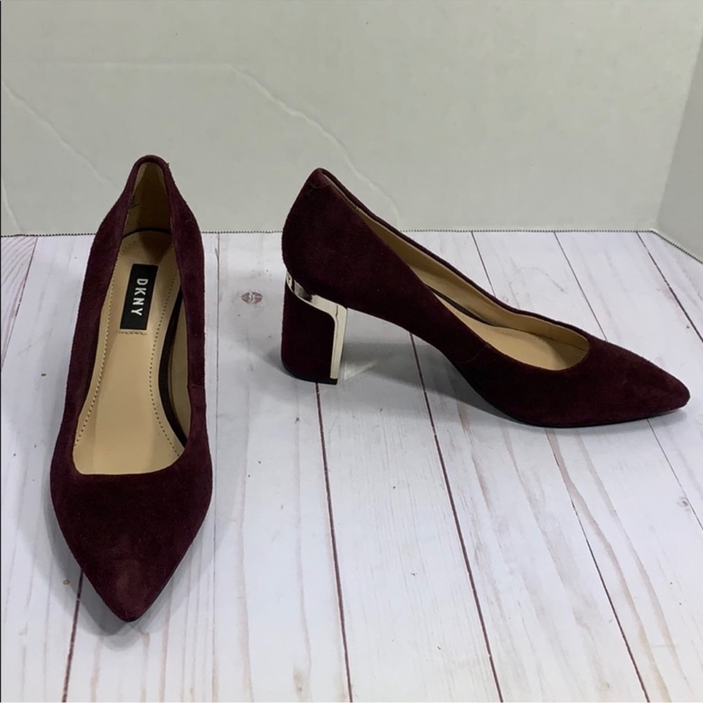DKNY deep plumb block heeled pumps